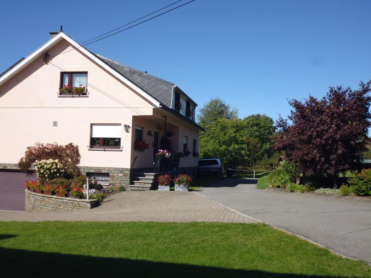 Eifel Lodge Butgenbach Bagian luar foto