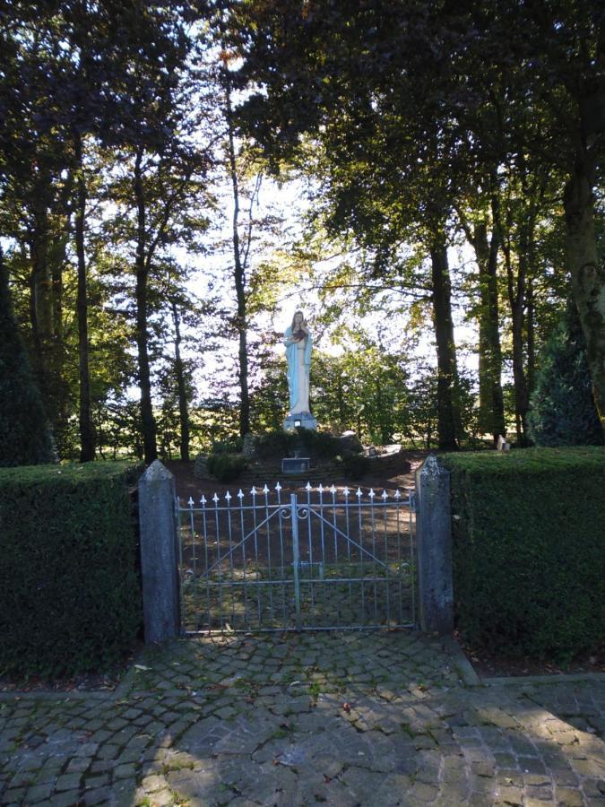 Eifel Lodge Butgenbach Bagian luar foto